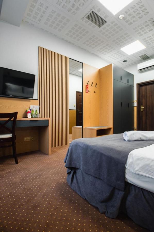 Hotel Poniatowski Ράντομ Εξωτερικό φωτογραφία